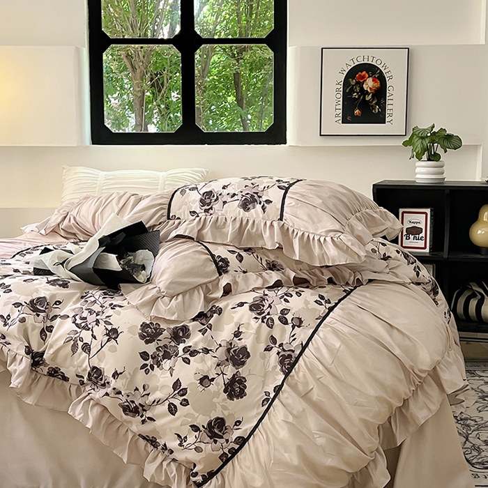 91家纺网 家纺一手货源 找家纺 春光里 2024新款法式大花边亲肤磨毛四件套 庄园风华（浅驼）