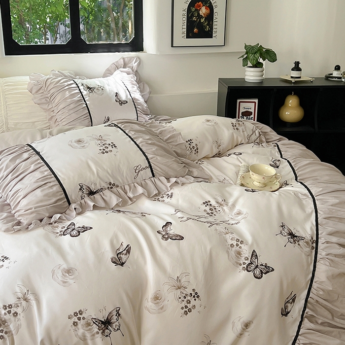 91家纺网 家纺一手货源 找家纺 春光里 2024新款法式大花边亲肤磨毛四件套 花蝶轻语