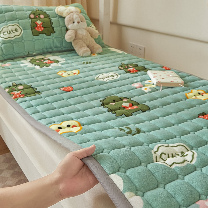 91家纺网 家纺一手货源 找家纺 卡伦家纺 2025新款A类牛奶绒夹棉加厚床垫学生宿舍单人床垫 呆萌恐龙