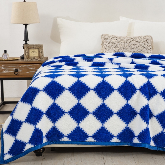 91家纺网 家纺一手货源 找家纺 一左一右 2024新款320g高克重加厚格子摇粒绒毛毯舒棉绒盖毯多功能毯子外贸跨境电商 蓝色格