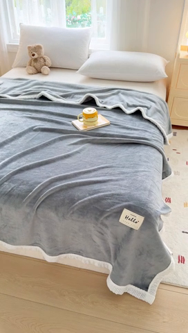 91家纺网 家纺一手货源 找家纺 侨鑫 2024新款高克重牛奶绒纯色毛毯 浅灰