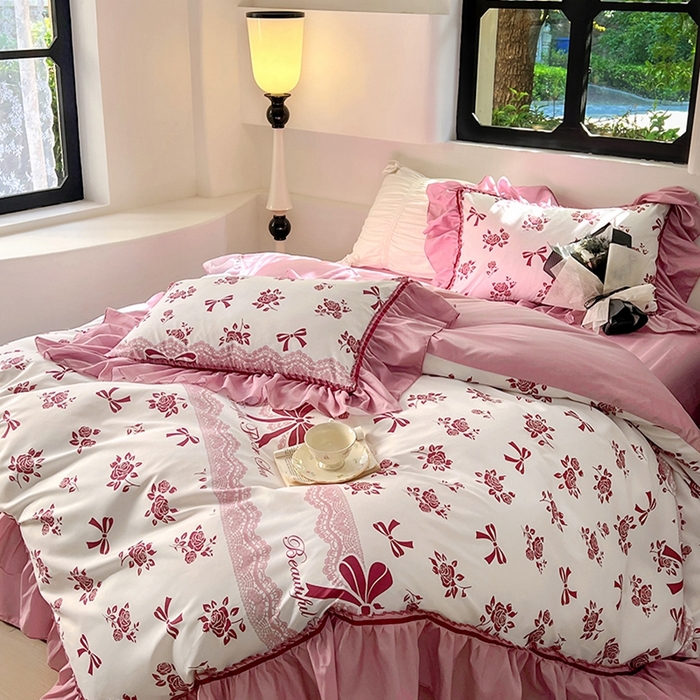 91家纺网 家纺一手货源 找家纺 春光里 2024新款法式大花边亲肤磨毛四件套 花样年华（桃红）