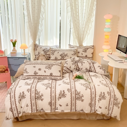 91家纺网 家纺一手货源 找家纺 （总）桃子家居 2024新款ins小清新花卉少女卡通跑量牛奶绒系列四件套