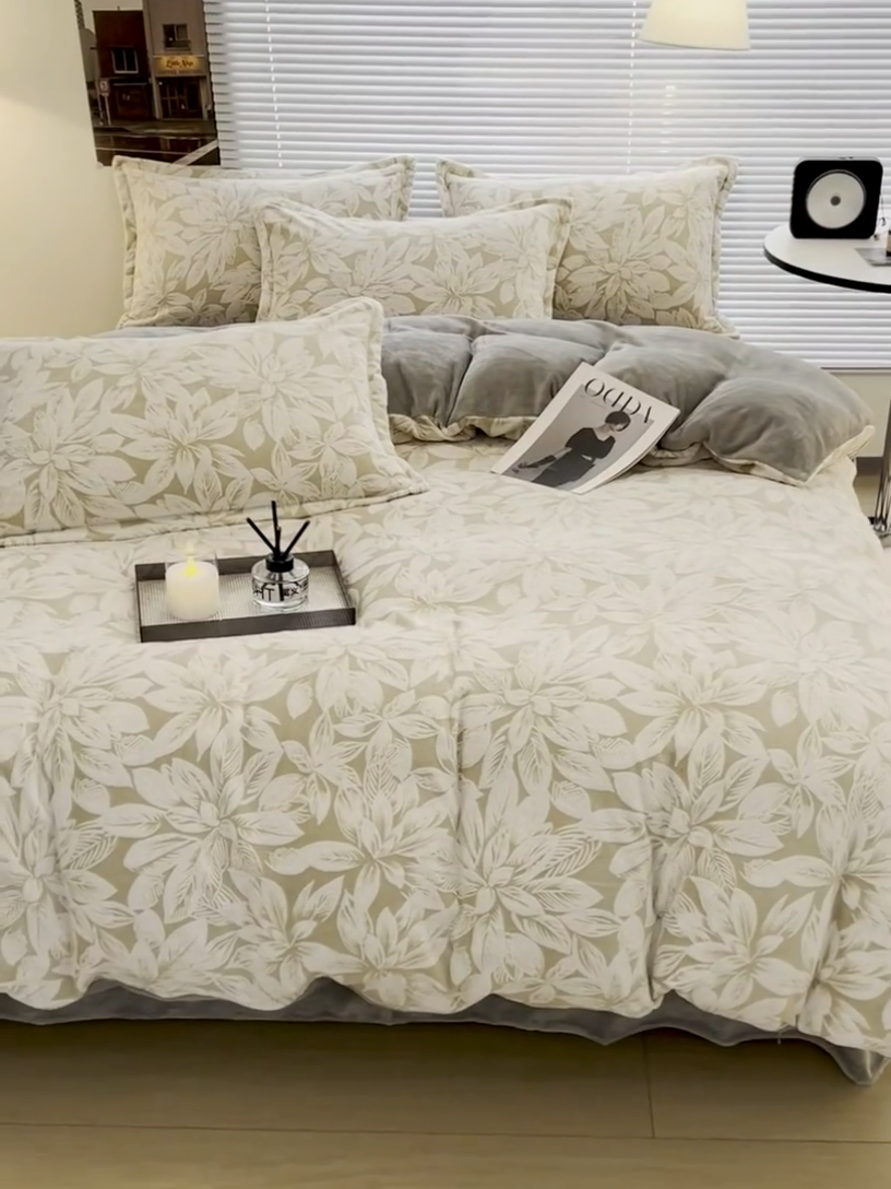 91家纺网 家纺一手货源 找家纺 2024新款A类高克重立体浮雕牛奶绒加厚保暖系列-枕套 春之物语绿灰