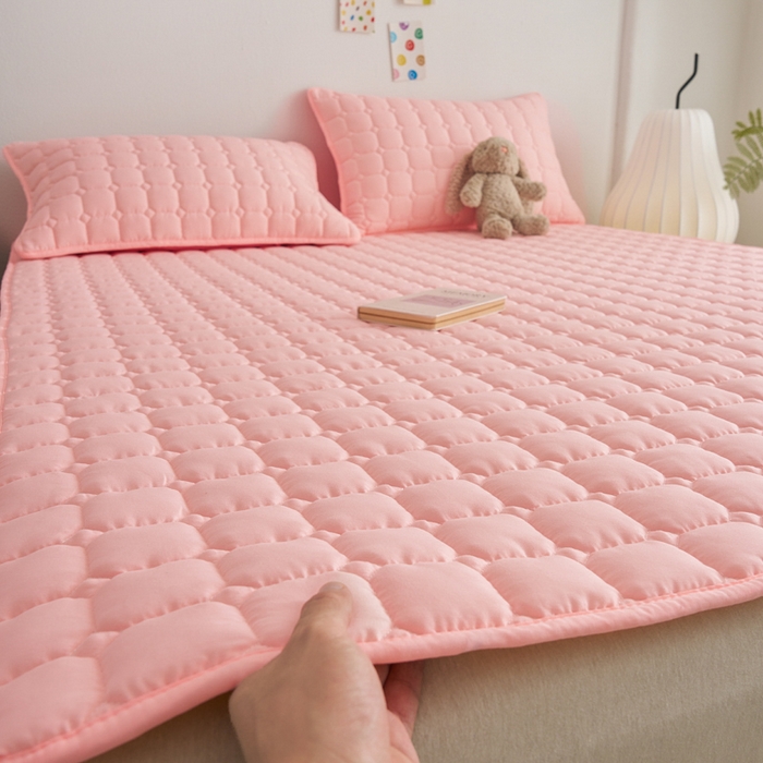 91家纺网 家纺一手货源 找家纺 侨鑫 2024新款亲肤磨毛夹棉床垫 粉色
