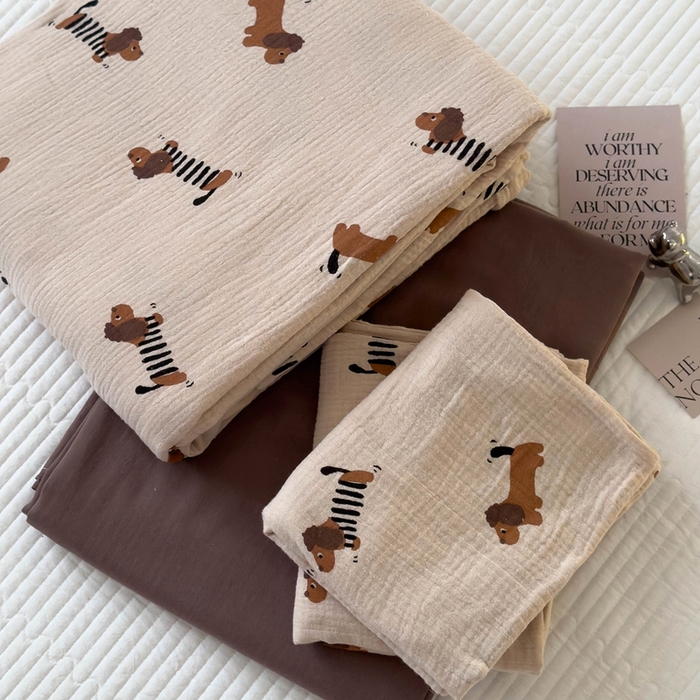 91家纺网 家纺一手货源 找家纺 洋铭区（原狠狠爱） 2024新款皱皱纱四件套 腊肠狗狗