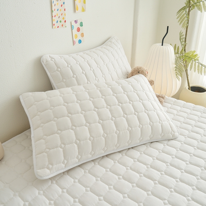 91家纺网 家纺一手货源 找家纺 侨鑫 2024新款亲肤磨毛夹棉床垫 白色