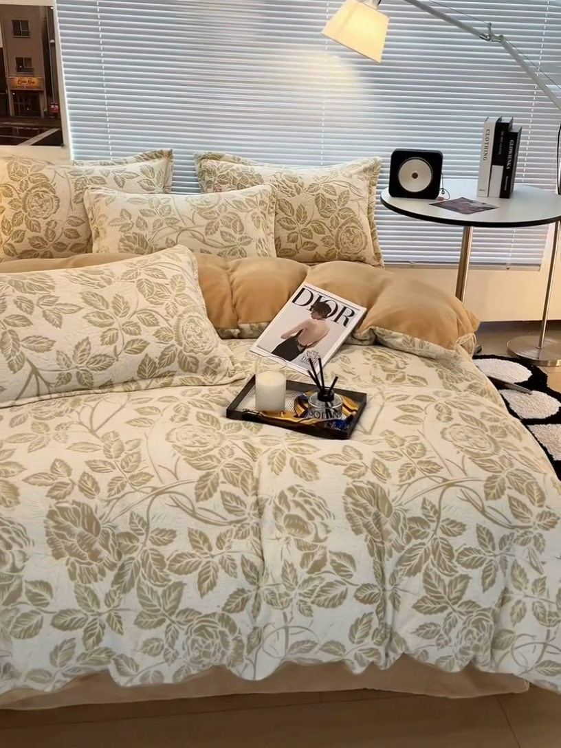 91家纺网 家纺一手货源 找家纺 2024新款A类高克重立体浮雕牛奶绒加厚保暖系列-枕套 爱意浓卡其