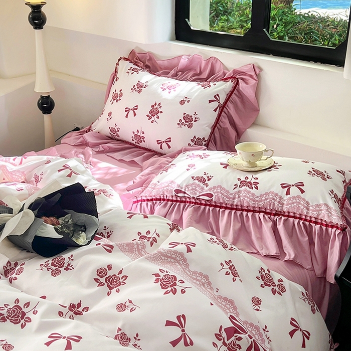 91家纺网 家纺一手货源 找家纺 春光里 2024新款法式大花边亲肤磨毛四件套 花样年华（桃红）