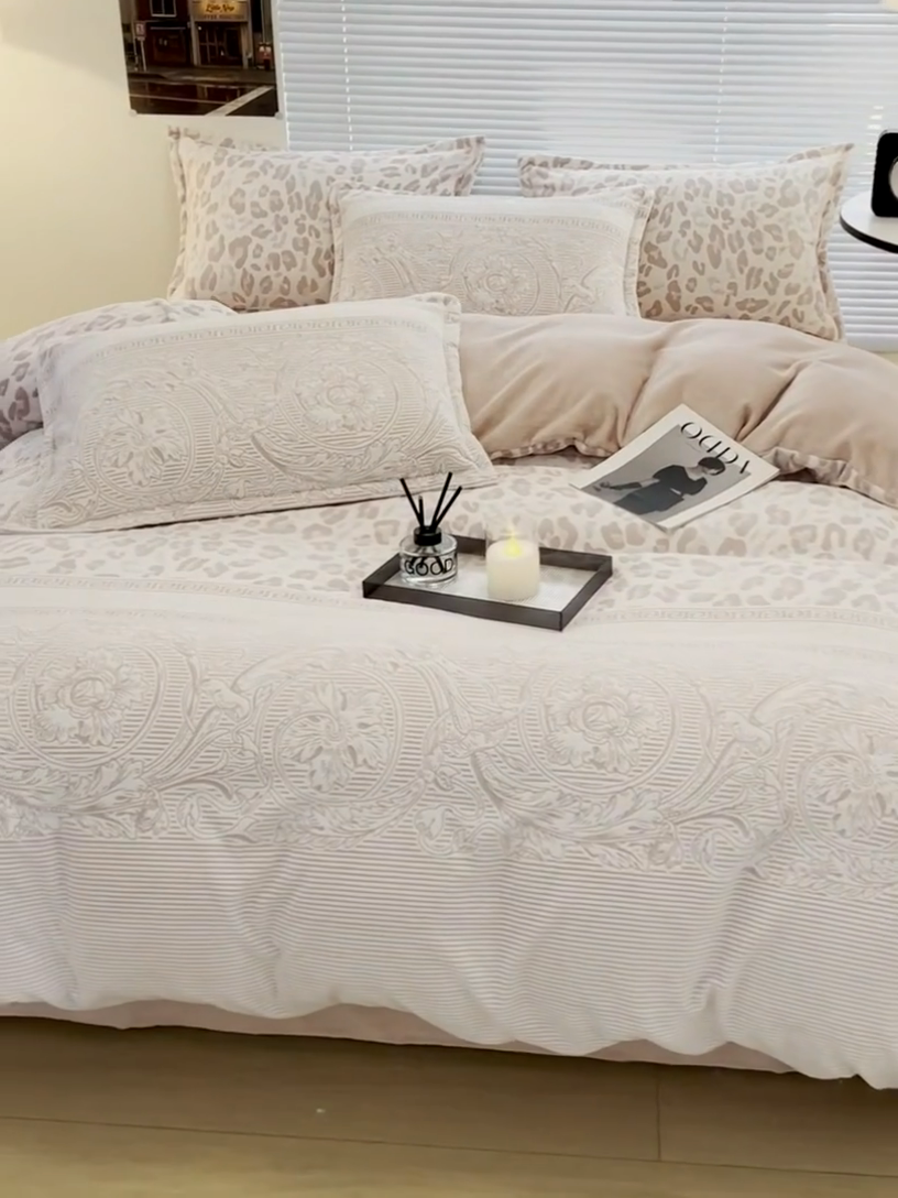 91家纺网 家纺一手货源 找家纺 2024新款A类高克重立体浮雕牛奶绒加厚保暖系列-枕套 豹纹粉