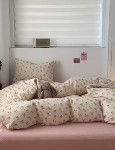 91家纺网 家纺一手货源 找家纺 洋铭区（原狠狠爱） 2024新款皱皱纱四件套 笑笑兔