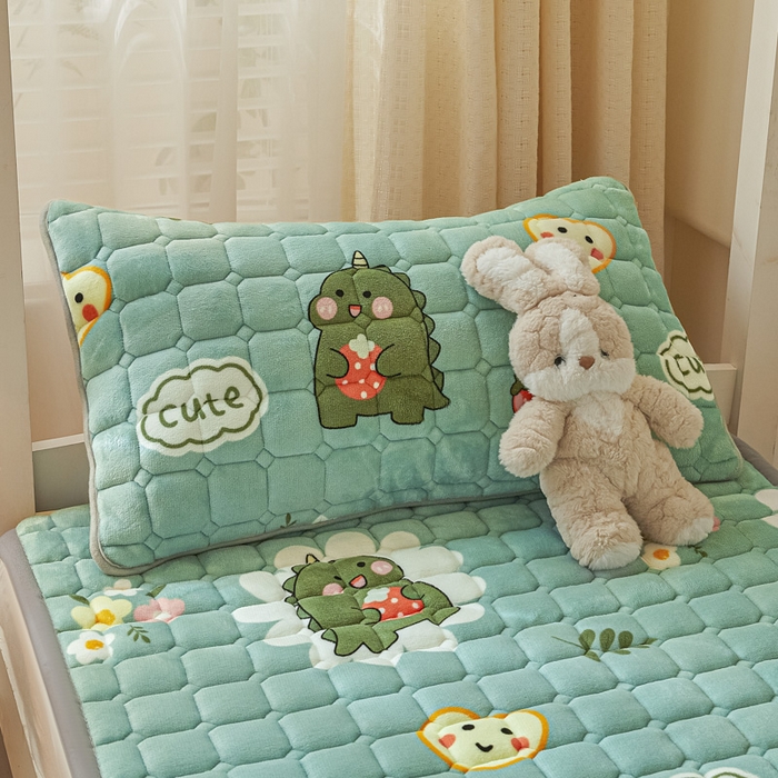 91家纺网 家纺一手货源 找家纺 卡伦家纺 2025新款A类牛奶绒夹棉加厚床垫学生宿舍单人床垫 呆萌恐龙