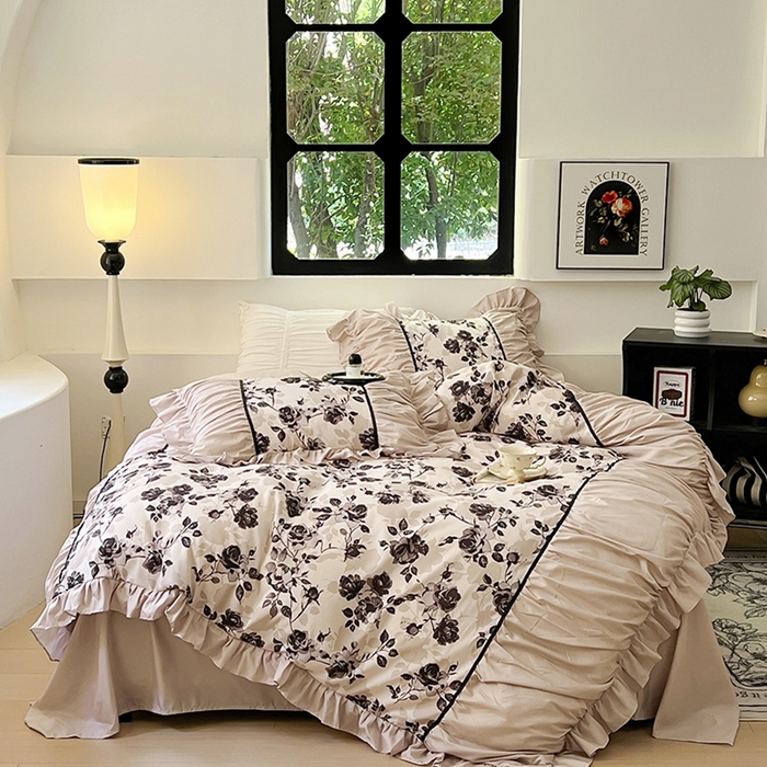 91家纺网 家纺一手货源 找家纺 春光里 2024新款法式大花边亲肤磨毛四件套 庄园风华（浅驼）