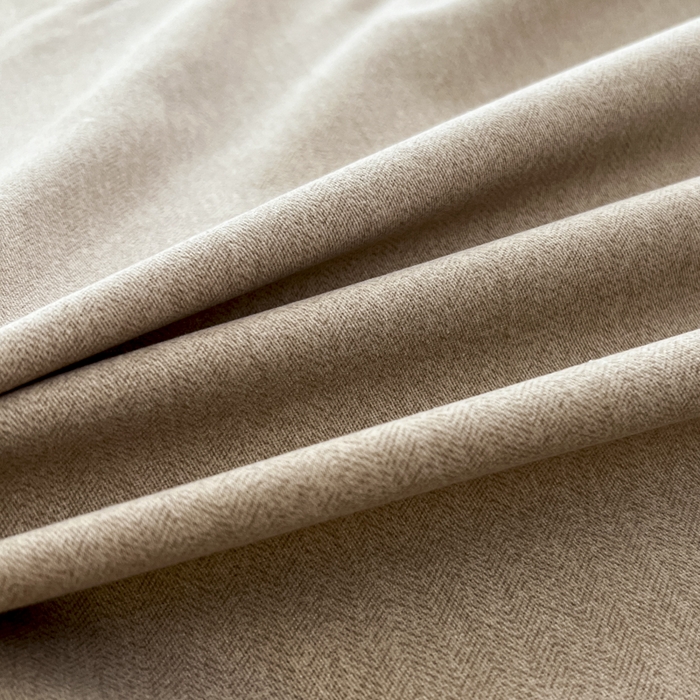 91家纺网 家纺一手货源 找家纺 菲梵家纺 2025新款纯色双拼全棉加厚磨毛刺绣款套单床单（自然光场景） 奶茶