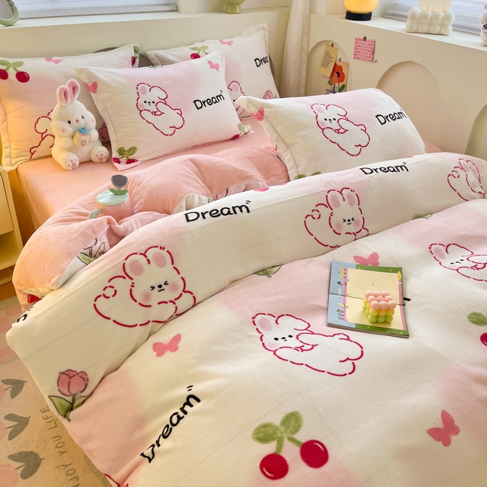 91家纺网 家纺一手货源 找家纺 2024新款小清新牛奶绒高克重加厚保暖四件套 爱心兔