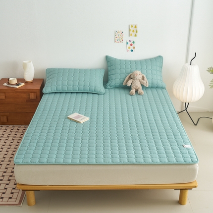 91家纺网 家纺一手货源 找家纺 侨鑫 2024新款亲肤磨毛夹棉床垫 水绿