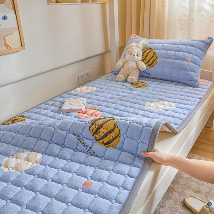 91家纺网 家纺一手货源 找家纺 卡伦家纺 2025新款A类牛奶绒夹棉加厚床垫学生宿舍单人床垫 南瓜灰灰