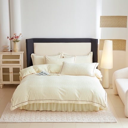 91家纺网 家纺一手货源 找家纺 舒梦琪家纺 2024新款雕花绒床盖一字绣四件套 min奶白