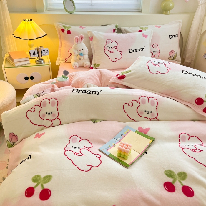 91家纺网 家纺一手货源 找家纺 2024新款小清新牛奶绒高克重加厚保暖四件套 爱心兔