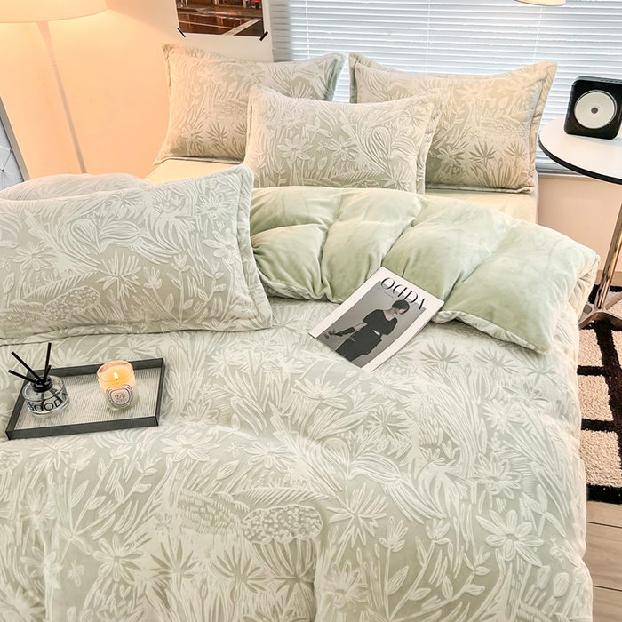 91家纺网 家纺一手货源 找家纺 2024新款A类高克重立体浮雕牛奶绒加厚保暖系列-枕套 花语绿灰