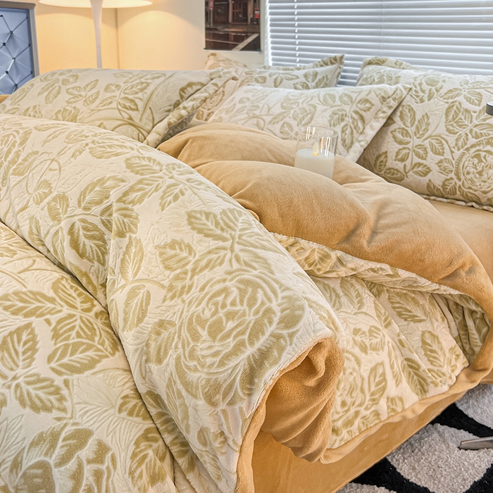 91家纺网 家纺一手货源 找家纺 2024新款A类高克重立体浮雕牛奶绒加厚保暖系列-被套 爱意浓卡其