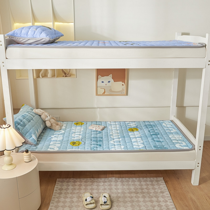 91家纺网 家纺一手货源 找家纺 卡伦家纺 2025新款A类牛奶绒夹棉加厚床垫学生宿舍单人床垫 创造梦想家