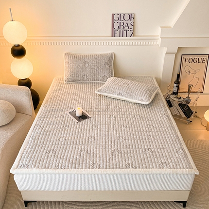 2024新款北极立体浮雕绒宽包边床垫 清雅灰