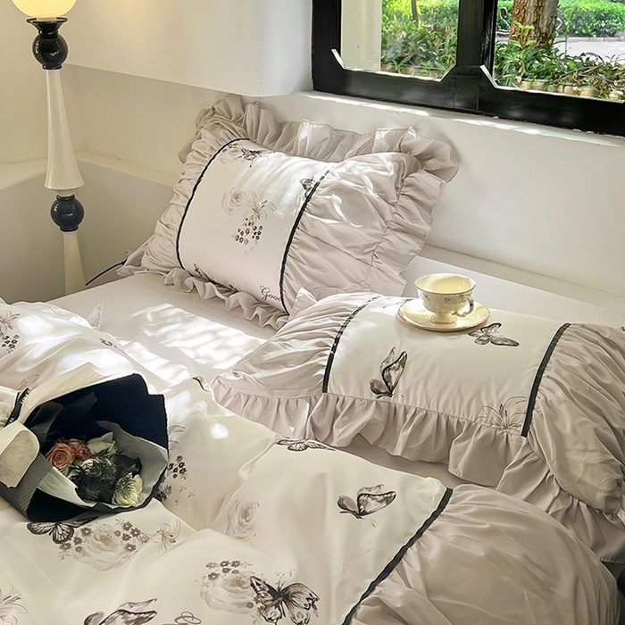 91家纺网 家纺一手货源 找家纺 春光里 2024新款法式大花边亲肤磨毛四件套 花蝶轻语