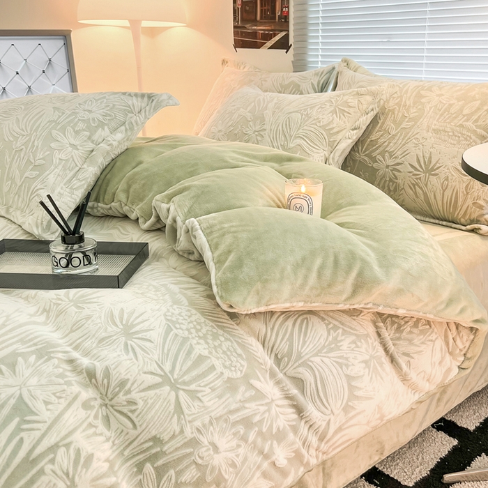 91家纺网 家纺一手货源 找家纺 2024新款A类高克重立体浮雕牛奶绒加厚保暖系列-枕套 花语绿灰