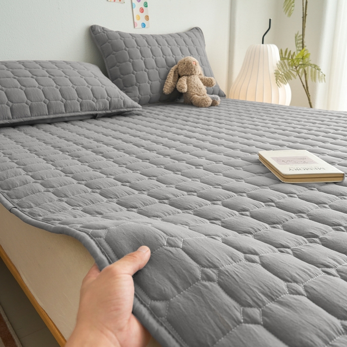 91家纺网 家纺一手货源 找家纺 侨鑫 2024新款亲肤磨毛夹棉床垫 灰色