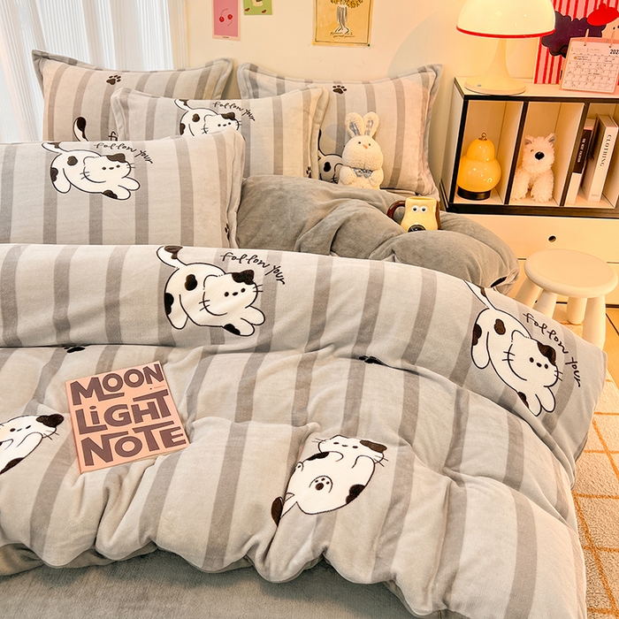 91家纺网 家纺一手货源 找家纺 2024新款A类高克重时尚风牛奶绒加厚保暖系列套件单品-四件套 黑白猫