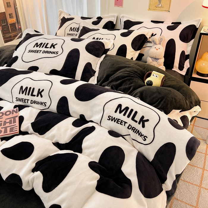 91家纺网 家纺一手货源 找家纺 2024新款A类高克重时尚风牛奶绒加厚保暖系列套件单品-四件套 大奶牛