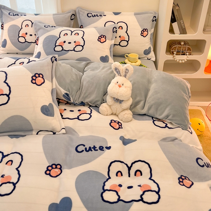 91家纺网 家纺一手货源 找家纺 2024新款A类高克重时尚风牛奶绒加厚保暖系列套件单品-四件套 爱心兔