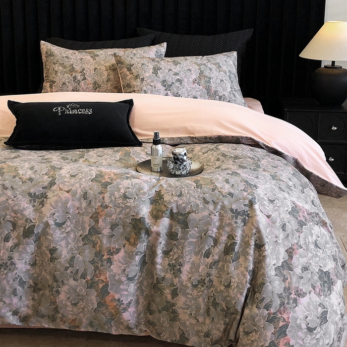 91家纺网 家纺一手货源 找家纺 立奥被业 2024新款全棉高密磨毛数码印花四件套 墨兰粉