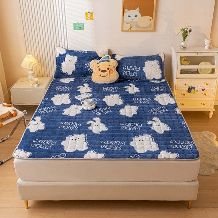 91家纺网 家纺一手货源 找家纺 卡伦家纺 2025新款A类牛奶绒夹棉加厚床垫单人双人床垫保护垫 开心乐园