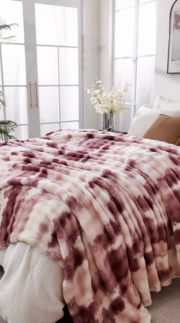 91家纺网 家纺一手货源 找家纺 巴木赫 2024新款300克印花泡泡毛毯毯子 红棕