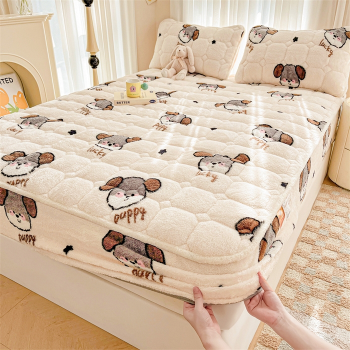 91家纺网 家纺一手货源 找家纺 雯豆家纺 2024冬款新品泰迪绒夹棉床笠三件套北极绒床垫保护套加厚保暖床笠 泰迪绒床笠-芭比熊