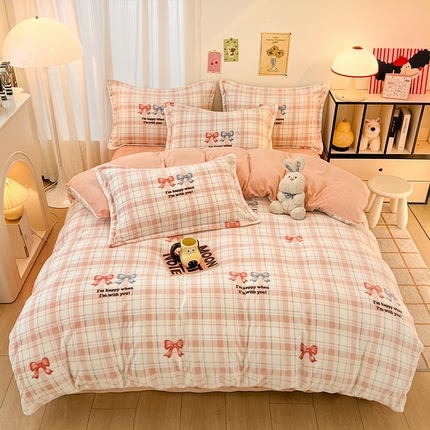 91家纺网 家纺一手货源 找家纺 2024新款A类高克重时尚风牛奶绒加厚保暖系列套件单品-被套 温馨