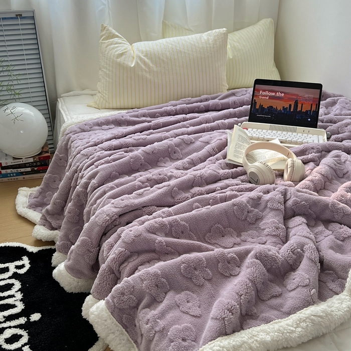 91家纺网 家纺一手货源 找家纺 六巷胡同 2024新款INS云朵花舒棉绒羊羔绒毛毯 云朵花-芋泥紫