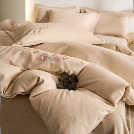 慕希家纺 2024新款全棉磨毛牛奶绒刺绣四件套-春暖花开 春暖花开-奶杏