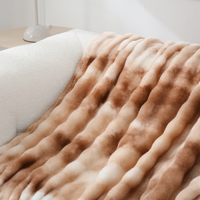 91家纺网 家纺一手货源 找家纺 巴木赫 2024新款300克印花泡泡毛毯毯子 浅咖