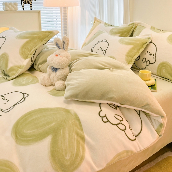 91家纺网 家纺一手货源 找家纺 2024新款A类高克重时尚风牛奶绒加厚保暖系列套件单品-被套 爱心小龙