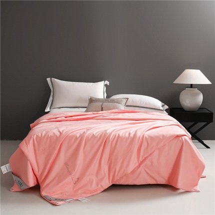 91家纺网 家纺一手货源 找家纺 雅高家居 2024优系列-全棉80贡缎提花百分百蚕丝被 子母被 优粉