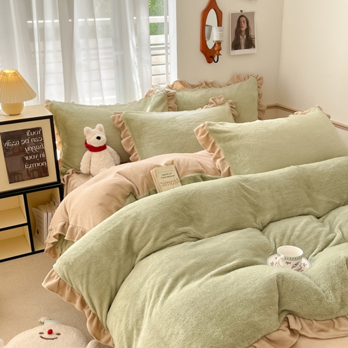 91家纺网 家纺一手货源 找家纺 星座家纺 2025新款牛奶绒花边床裙款四件套 床裙款-淡雅绿＋奶咖