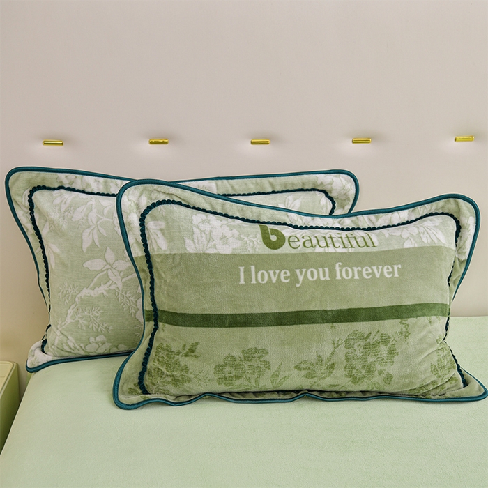 91家纺网 家纺一手货源 找家纺 赫本家纺  2025新品8-9斤爆品牛奶绒四件套床裙款金雕绒法莱绒四套件 爱丽丝