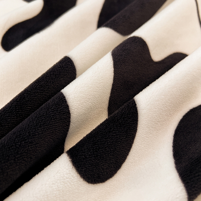 91家纺网 家纺一手货源 找家纺 2024新款A类高克重时尚风牛奶绒加厚保暖系列套件单品-四件套 大奶牛