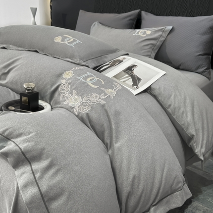 91家纺网 家纺一手货源 找家纺 （总）梵克保罗 2024新款加厚肌理纹碳素磨毛刺绣四件套