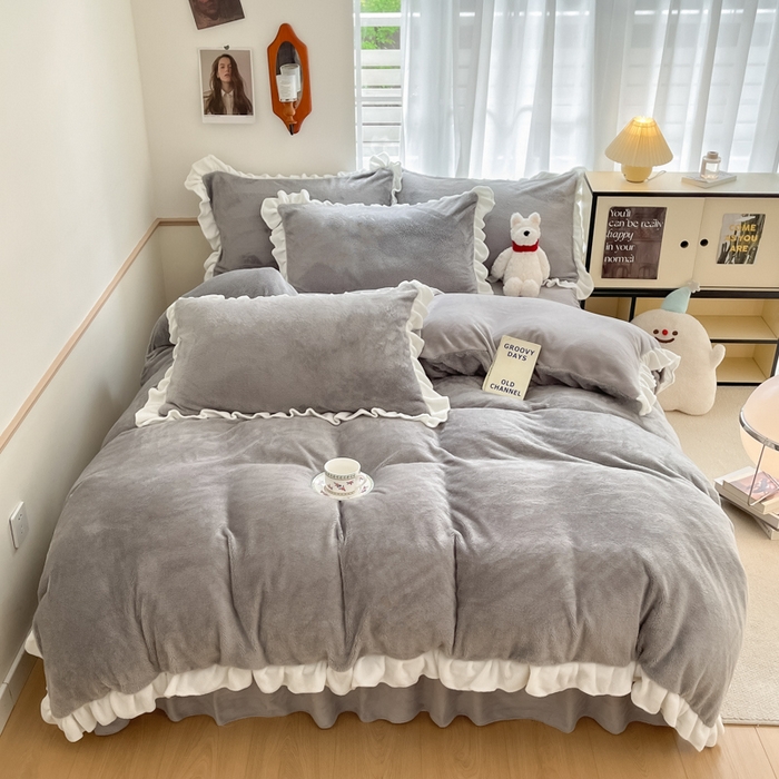 91家纺网 家纺一手货源 找家纺 星座家纺 2025新款牛奶绒花边床裙款四件套 床裙款-雅士灰