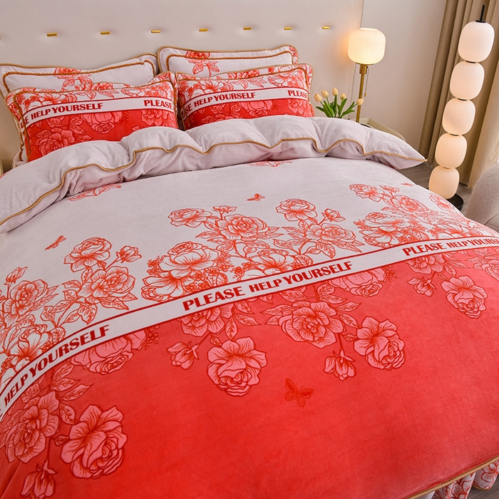 91家纺网 家纺一手货源 找家纺 赫本家纺  2025新品8-9斤爆品牛奶绒四件套床裙款金雕绒法莱绒四套件 蝶恋花