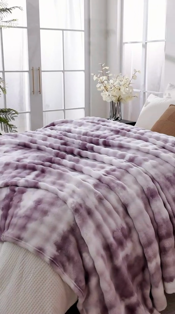 91家纺网 家纺一手货源 找家纺 巴木赫 2024新款300克印花泡泡毛毯毯子 紫色